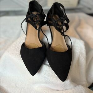 Fioni Women's Shoe KWEN STRAPPY Dress Kitten Heels Black Suede Size 8.5